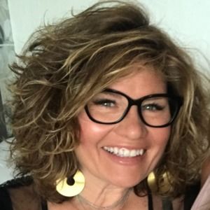 Meet your Posher, Connie